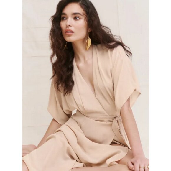 💕REFORMATION💕 Winslow Dress ~ Champagne XS NWOT - Picture 10 of 16